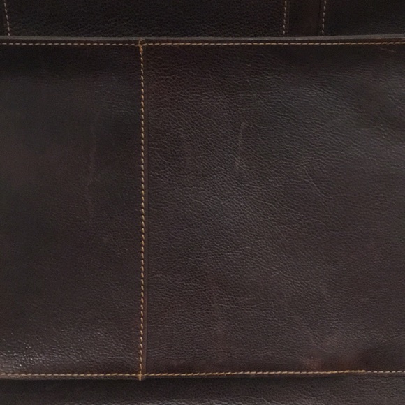 Wilson’s Leather Dark Rugged Expandable Briefcase - Picture 6 of 16